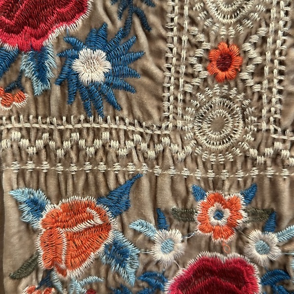 Johnny Was Beautiful silk velvet top! ✨ - Picture 4 of 5